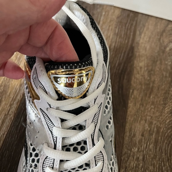 BIG KIDS' SAUCONY OMNI 9 CASUAL SHOES SIZE 3 - Picture 5 of 12